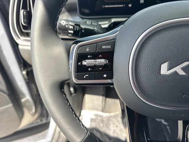 Photo of 2025 Everlasting Silver Kia Sorento
