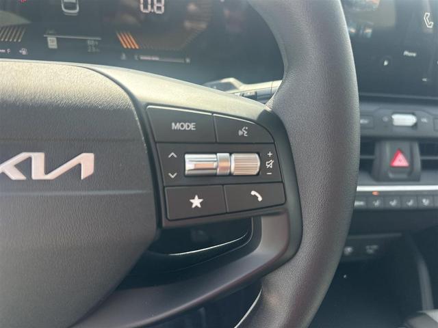 Photo of 2025 Aurora Black Pearl Kia K4