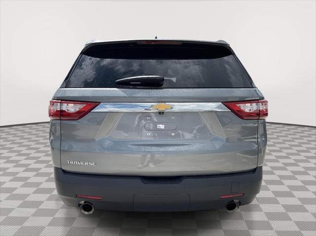 Photo of 2021 Satin Steel Metallic Chevrolet Traverse