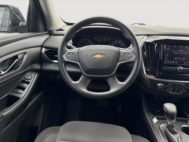 Photo of 2021 Satin Steel Metallic Chevrolet Traverse