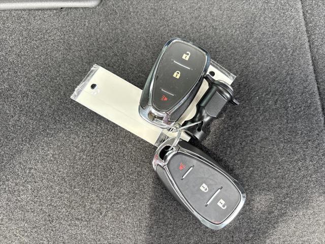 Photo of 2021 Satin Steel Metallic Chevrolet Traverse