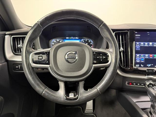 Photo of 2018 Crystal White Volvo XC60