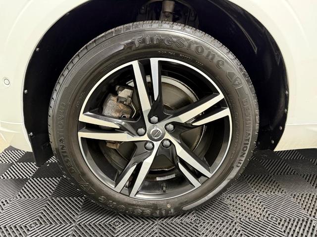 Photo of 2018 Crystal White Volvo XC60