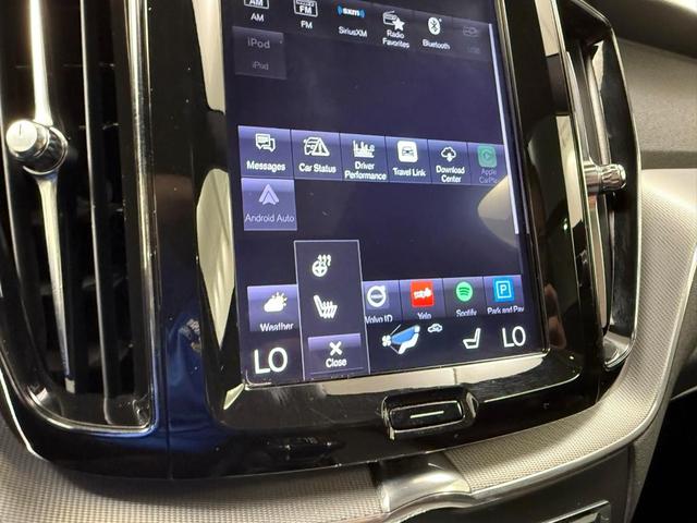 Photo of 2018 Crystal White Volvo XC60