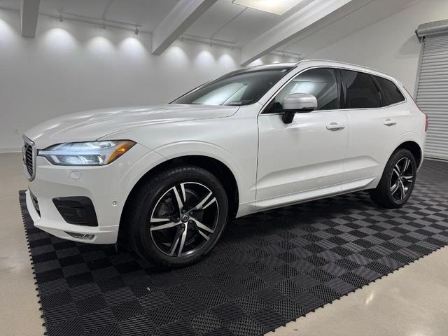 Photo of 2018 Crystal White Volvo XC60