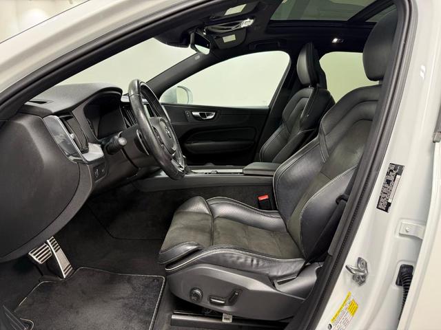 Photo of 2018 Crystal White Volvo XC60