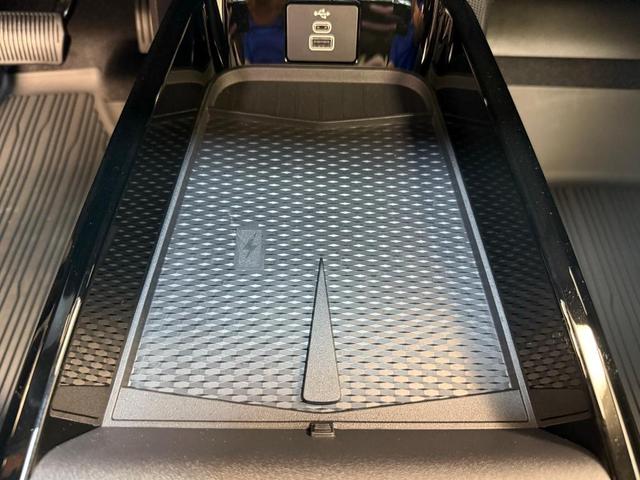 Photo of 2025 Molten Ford Mustang Mach-E