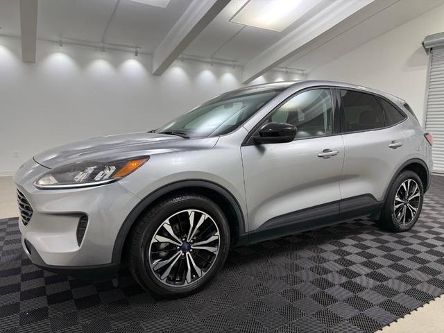 Photo of 2021 Iconic Silver Metallic Ford Escape