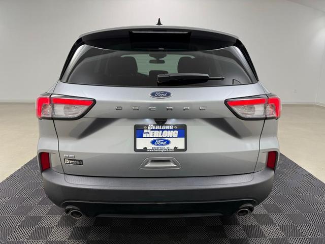Photo of 2021 Iconic Silver Metallic Ford Escape