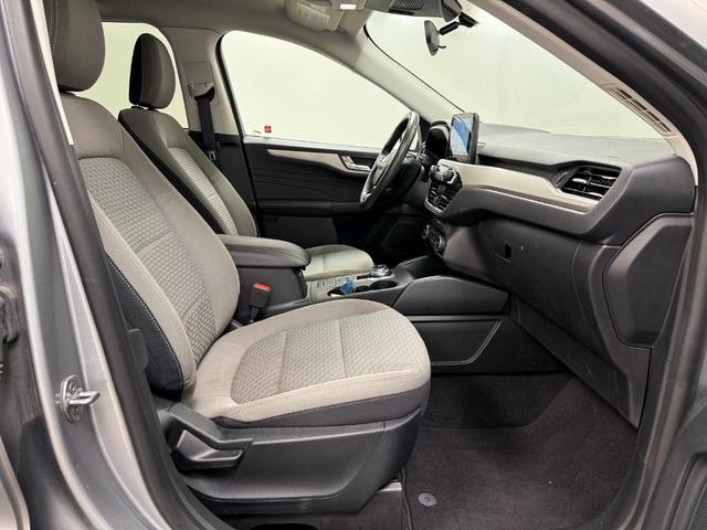 Photo of 2021 Iconic Silver Metallic Ford Escape