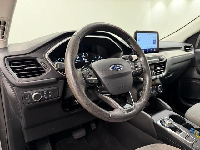 Photo of 2021 Iconic Silver Metallic Ford Escape