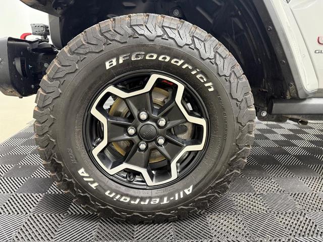 Photo of 2023 Sting Gray Clearcoat Jeep Gladiator