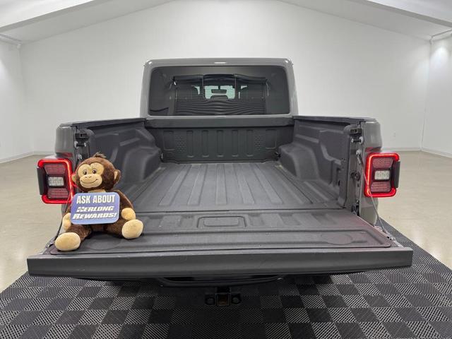 Photo of 2023 Sting Gray Clearcoat Jeep Gladiator