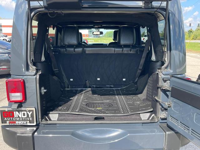 Photo of 2016 Rhino Clearcoat Jeep Wrangler Unlimited