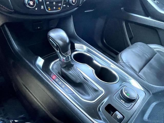 Photo of 2021 Silver Ice Metallic Chevrolet Traverse