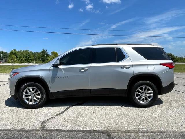 Photo of 2021 Silver Ice Metallic Chevrolet Traverse