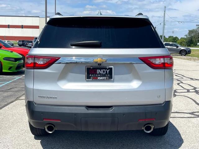 Photo of 2021 Silver Ice Metallic Chevrolet Traverse