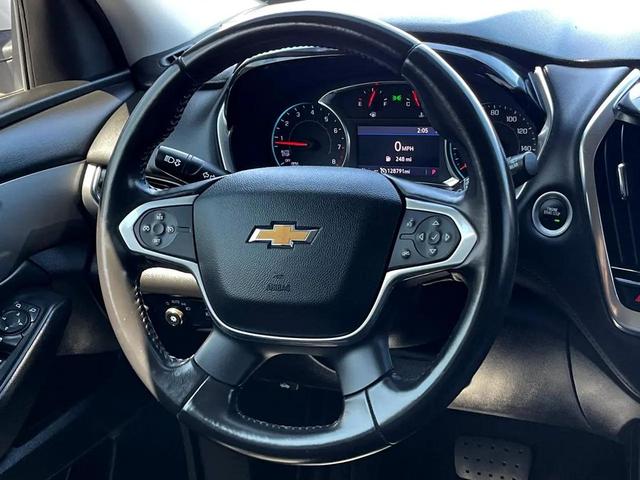 Photo of 2021 Silver Ice Metallic Chevrolet Traverse
