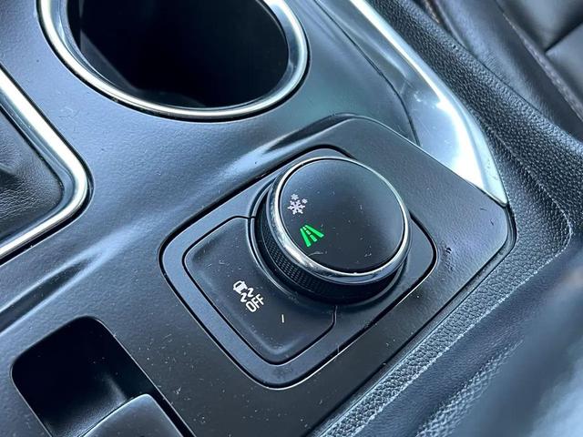 Photo of 2021 Silver Ice Metallic Chevrolet Traverse