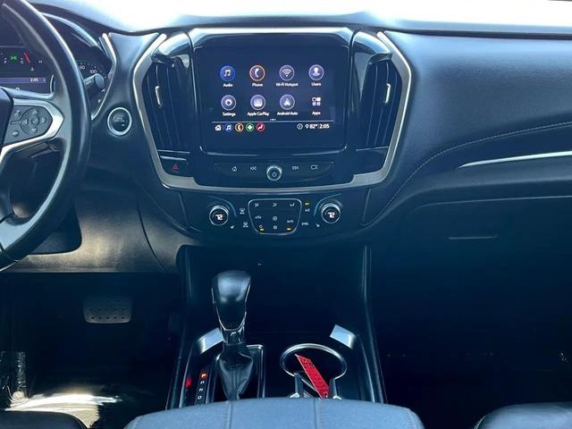 Photo of 2021 Silver Ice Metallic Chevrolet Traverse