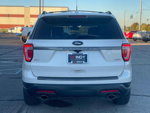 Photo of 2018 White Ford Explorer