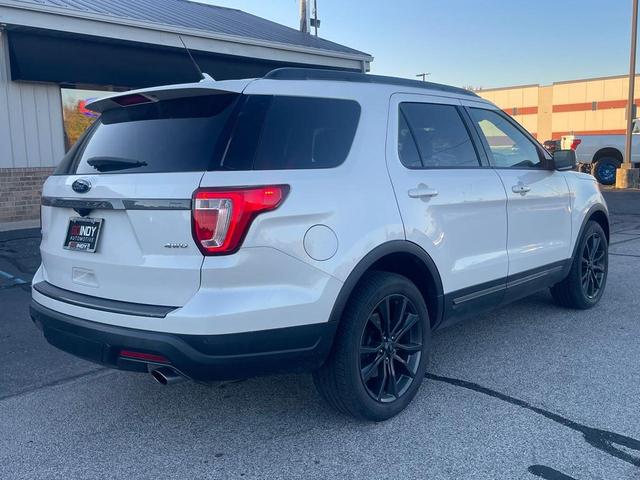 Photo of 2018 White Ford Explorer