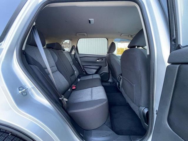 Photo of 2024 Brilliant Silver Metallic Nissan Rogue