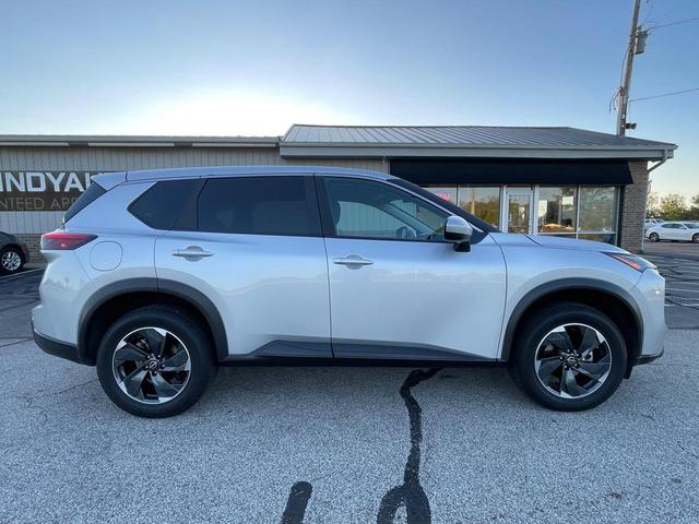 Photo of 2024 Brilliant Silver Metallic Nissan Rogue