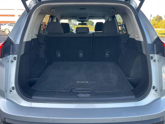Photo of 2024 Brilliant Silver Metallic Nissan Rogue