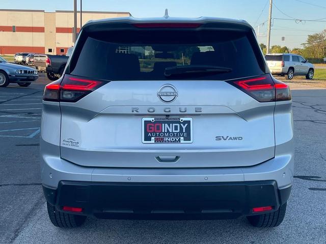 Photo of 2024 Brilliant Silver Metallic Nissan Rogue