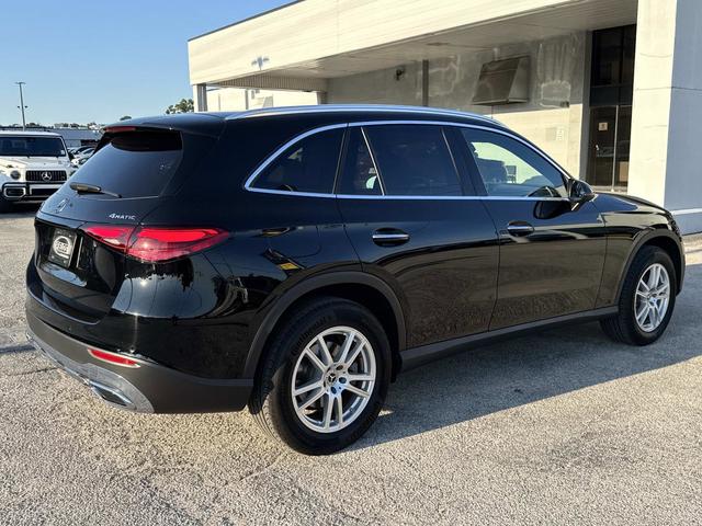 Photo of 2025 Black Mercedes-Benz GLC 300