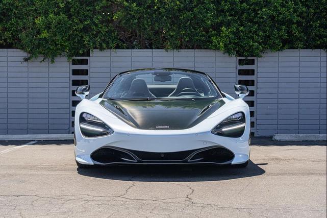 Photo of 2020 Muriwai White McLaren 720S