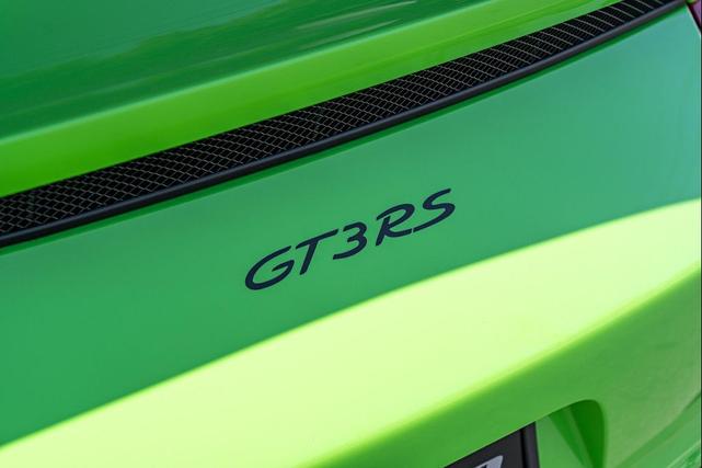 Photo of 2019 Lizard Green Porsche 911
