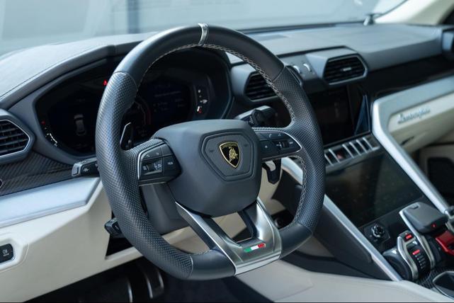 Photo of 2021 Blu Eleos Metallic Lamborghini Urus