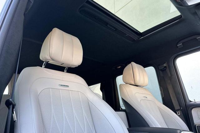 Photo of 2024 MANUFAKTUR Moonlight White Metallic Mercedes-Benz AMG G 63