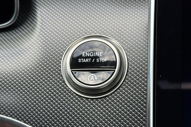 Photo of 2025 Polar White Mercedes-Benz C-Class