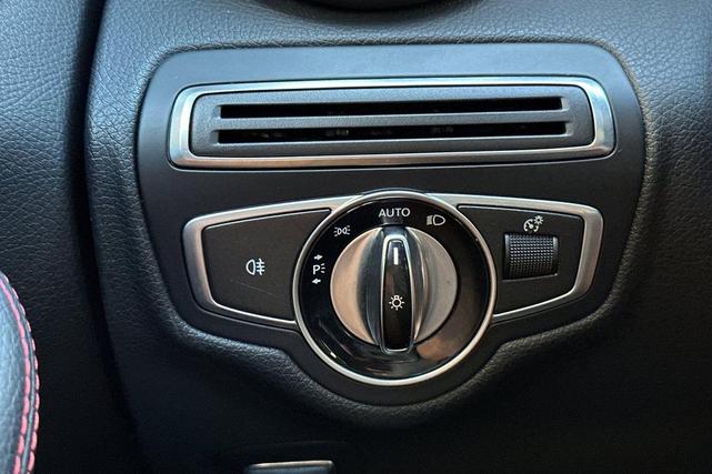 Photo of 2016 Polar White Mercedes-Benz C-Class