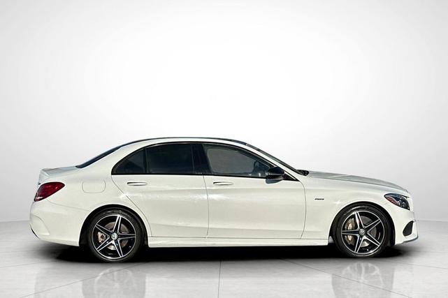 Photo of 2016 Polar White Mercedes-Benz C-Class