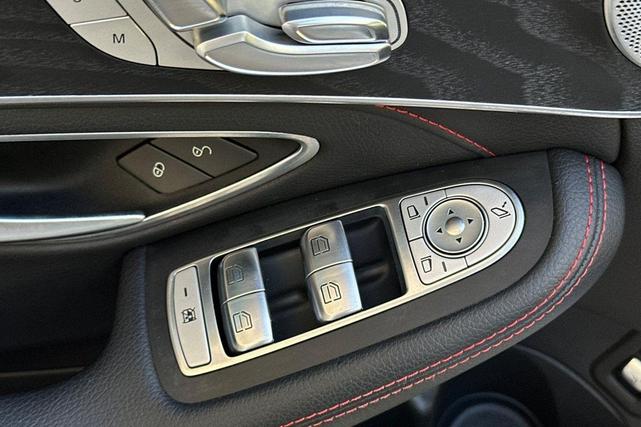 Photo of 2016 Polar White Mercedes-Benz C-Class