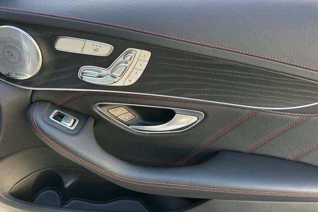 Photo of 2016 Polar White Mercedes-Benz C-Class