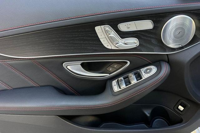 Photo of 2016 Polar White Mercedes-Benz C-Class
