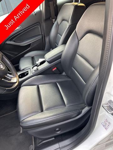 Photo of 2020 Polar White Mercedes-Benz GLA 250