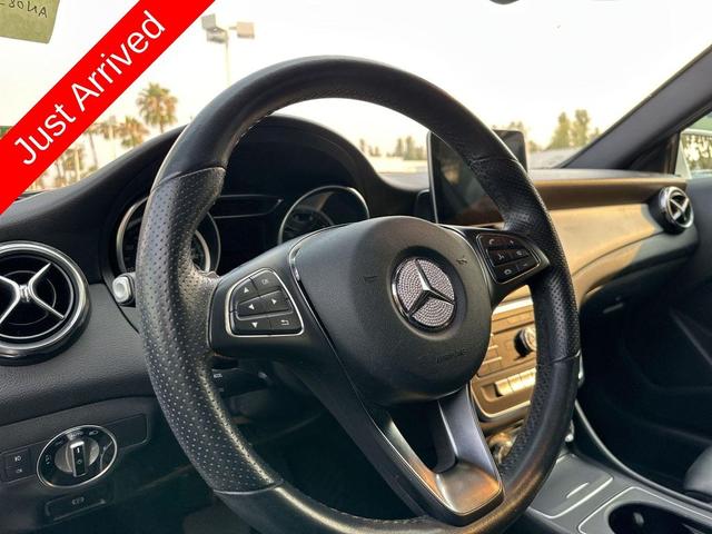 Photo of 2020 Polar White Mercedes-Benz GLA 250