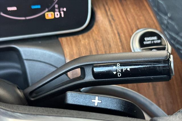 Photo of 2024 Polar White Mercedes-Benz C-Class