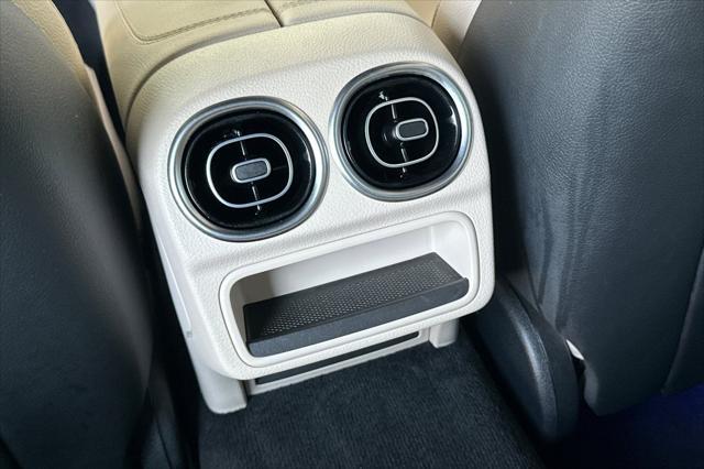 Photo of 2024 Polar White Mercedes-Benz C-Class