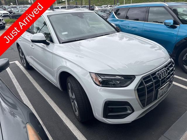 Photo of 2022 Glacier White Metallic Audi Q5