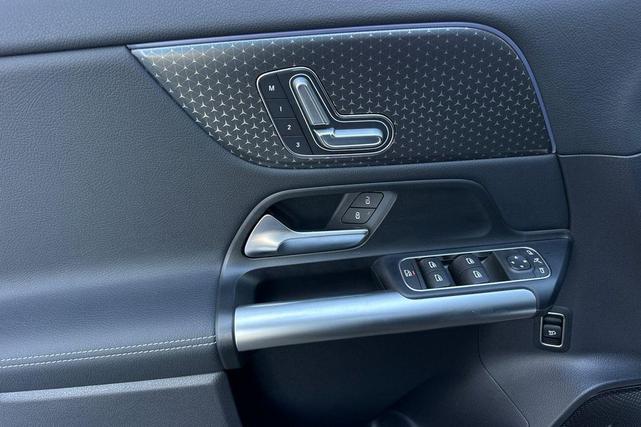Photo of 2025 Night Black Mercedes-Benz GLA 250