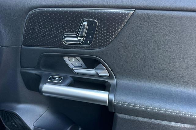 Photo of 2025 Night Black Mercedes-Benz GLA 250
