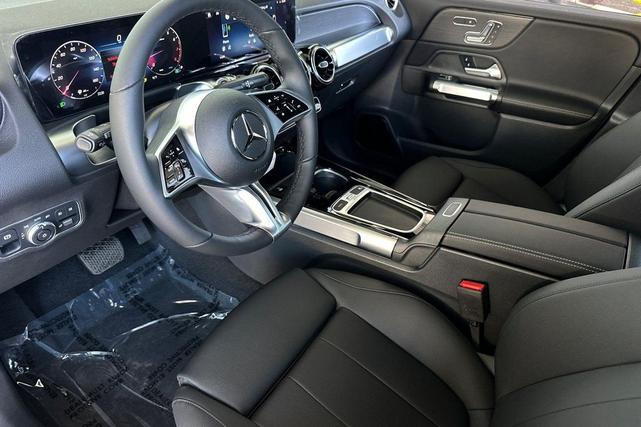 Photo of 2026 Mountain Grey Metallic Mercedes-Benz GLB 250