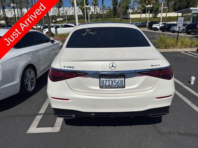 Photo of 2022 MANUFAKTUR Diamond White Mercedes-Benz S-Class
